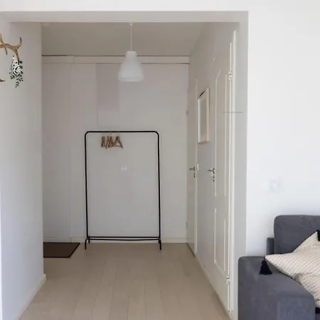 2ndhomes With Balcony And Great View * 赫尔辛基